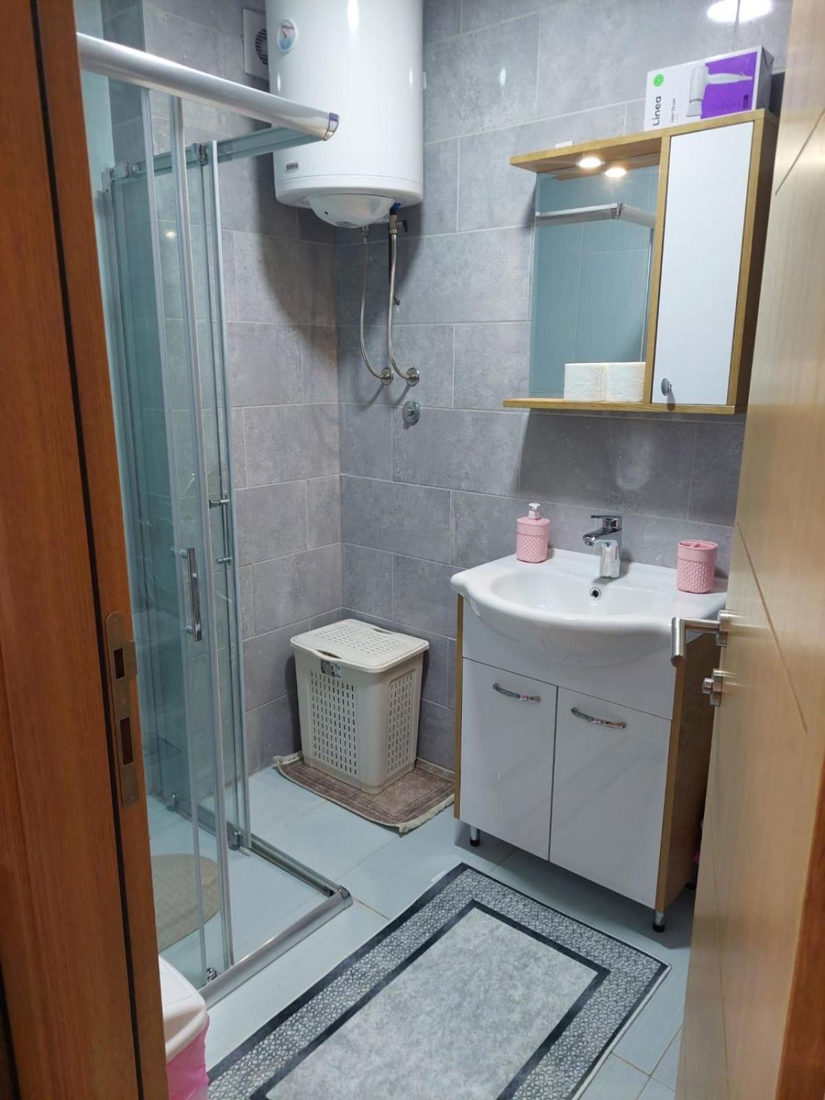 Golden 61 Apartment