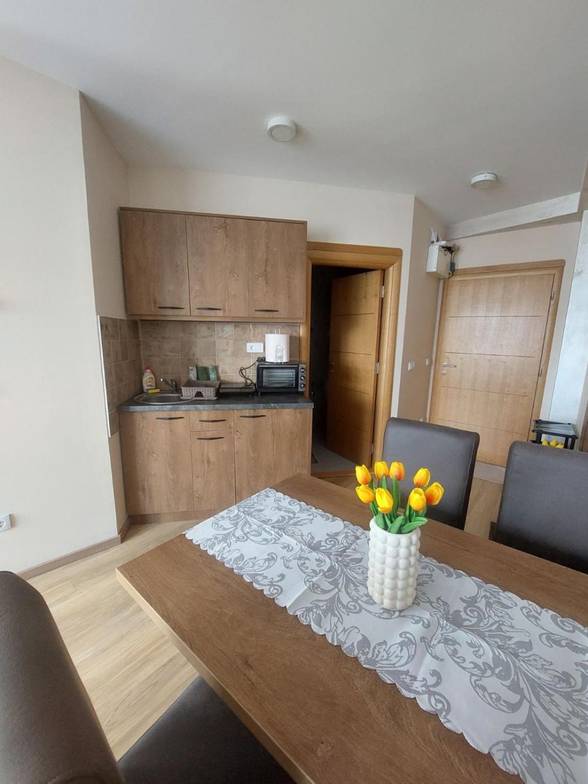 Golden 61 Apartment