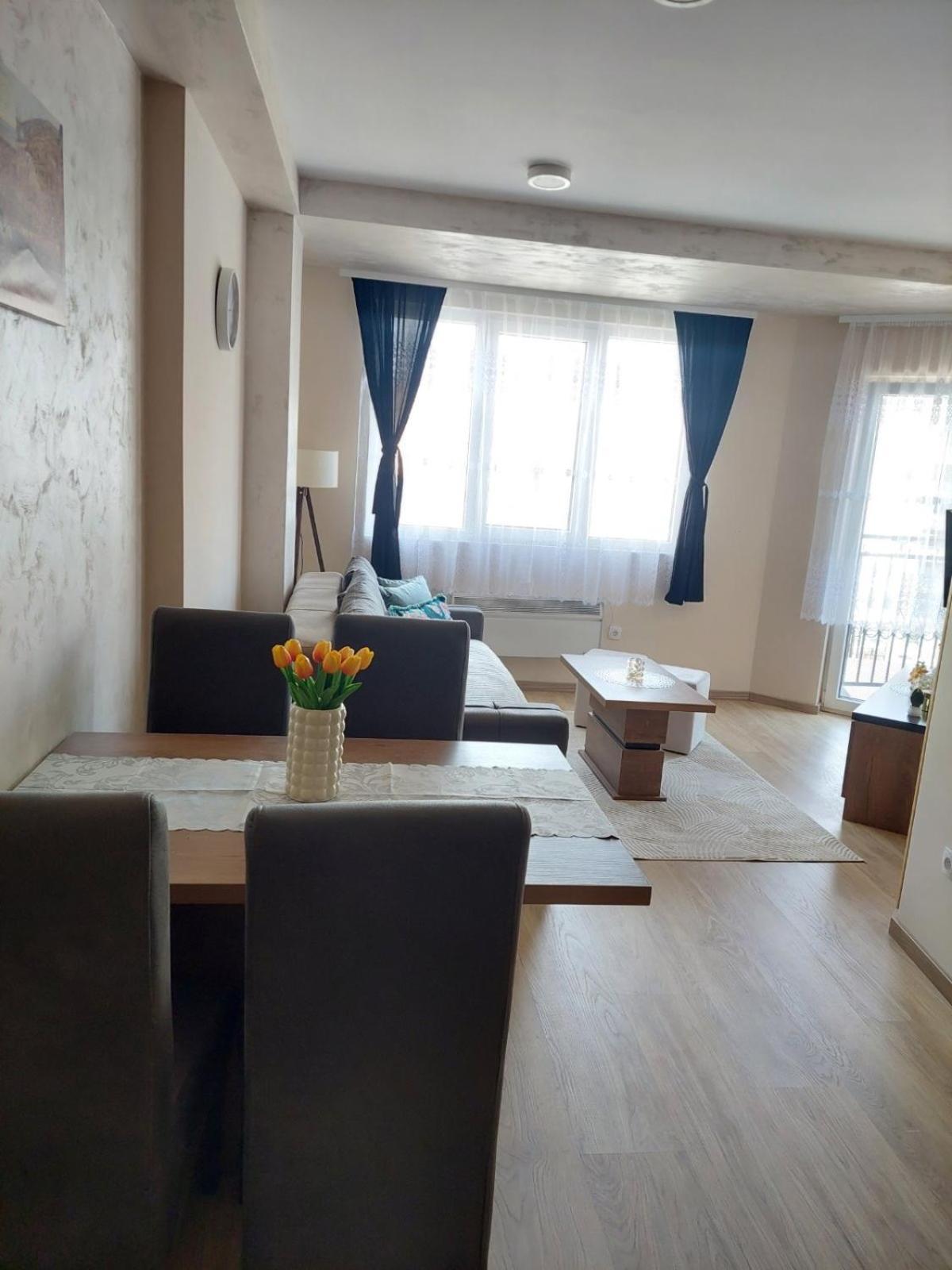 Apartment Golden 61 *